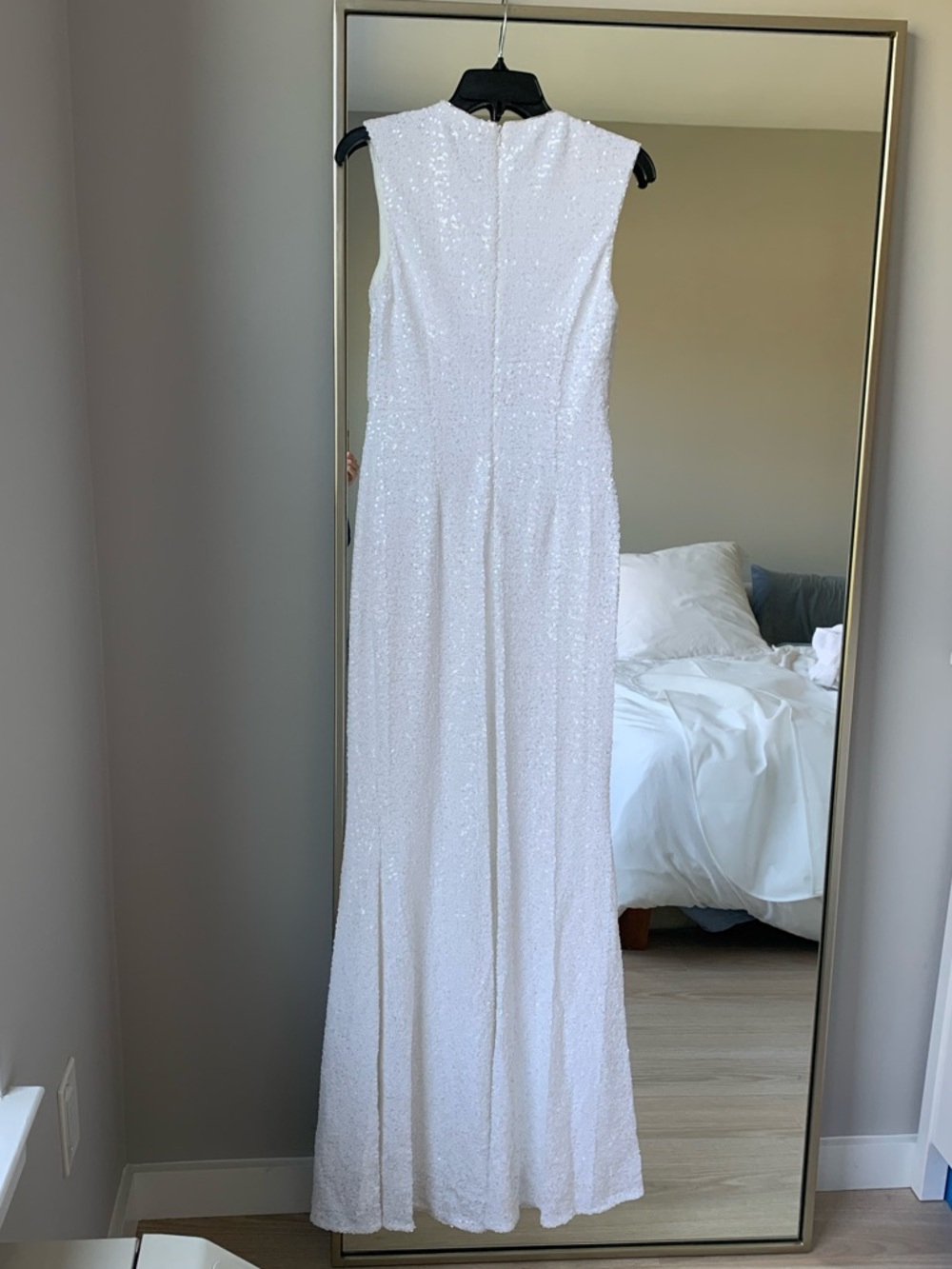 Badgley Mischka Sequined Mesh Gown White NWT Size 6 & 8 - Picture 4 of 11